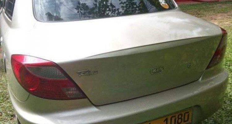 KIA RIO 2002