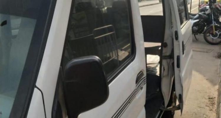 MITSUBISHI MINICAB 2000