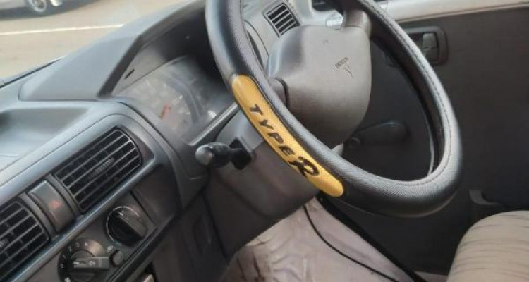 MITSUBISHI MINICAB 2000