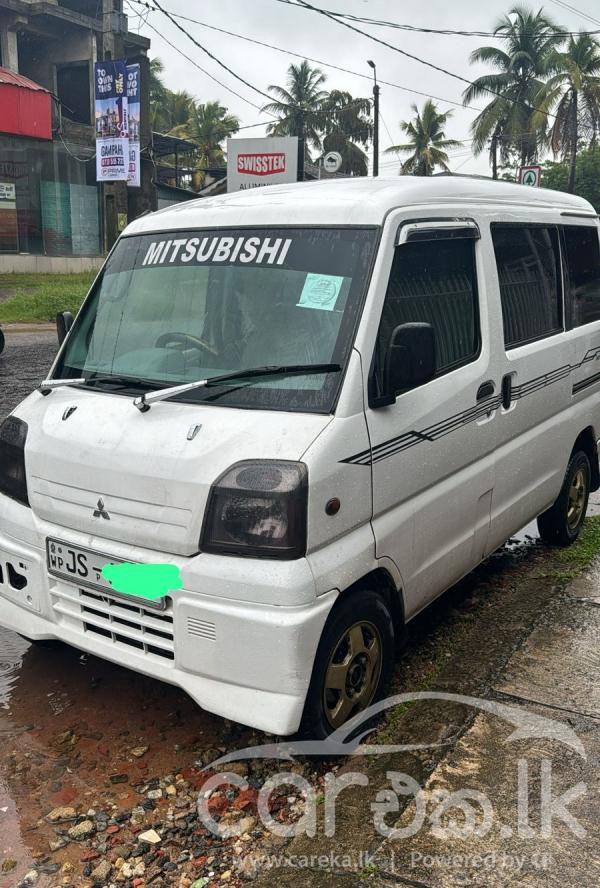 MITSUBISHI MINICAB 2000