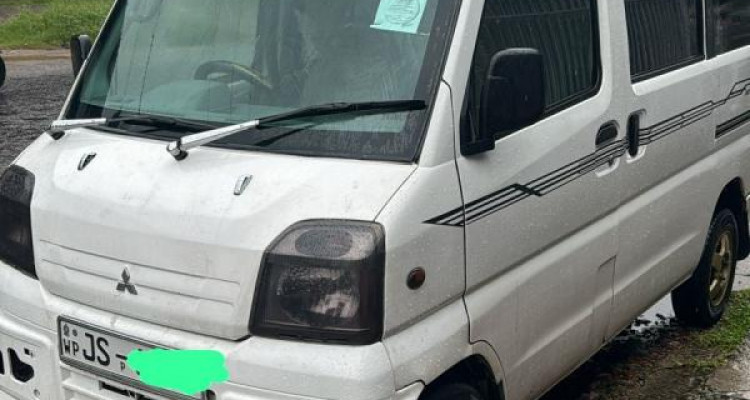 MITSUBISHI MINICAB 2000