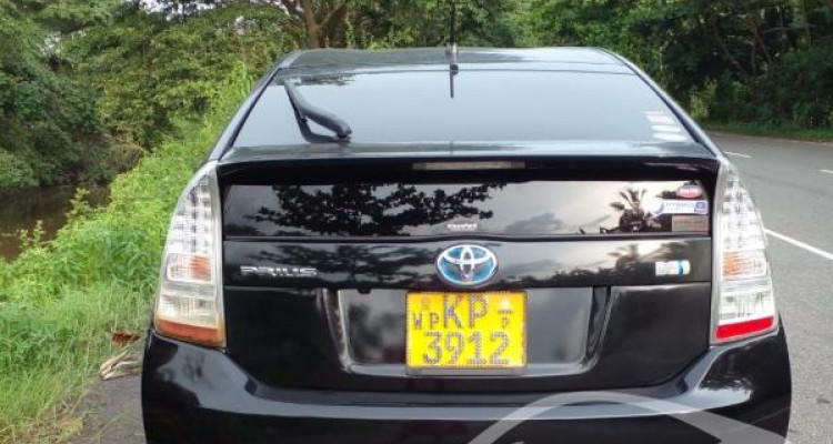 TOYOTA PRIUS 2010