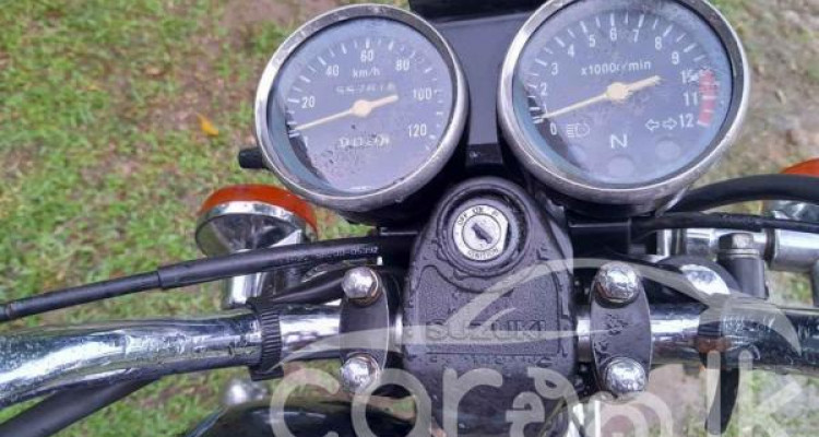 SUZUKI GN125 2015
