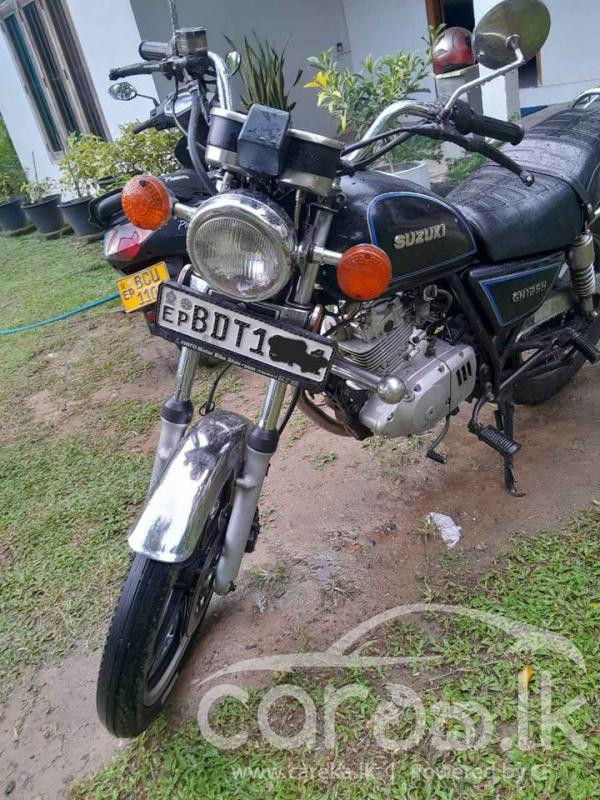 SUZUKI GN125 2015