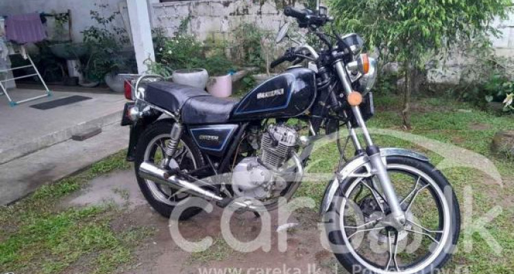 SUZUKI GN125 2015