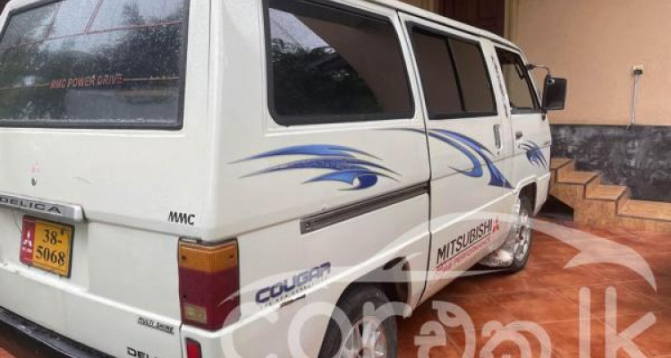 MITSUBISHI DELICA L300 1980