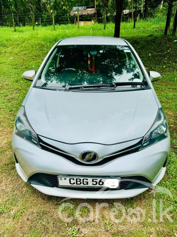 TOYOTA VITZ 2016