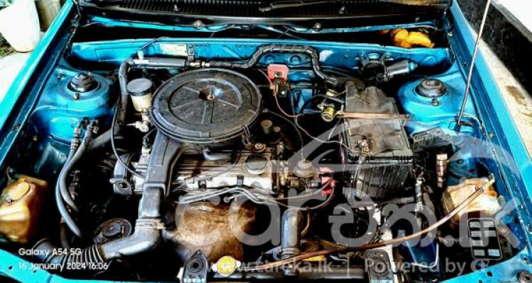 MAZDA FAMILIA 323 1990