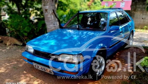 MAZDA FAMILIA 323 1990