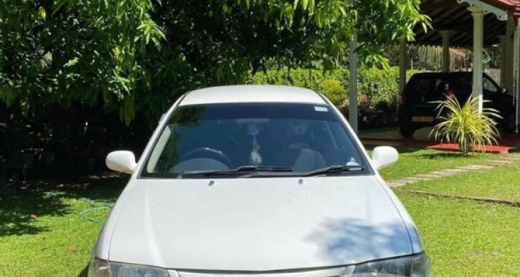 NISSAN WINGROAD 2000