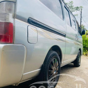 NISSAN CARAVAN E25 2002