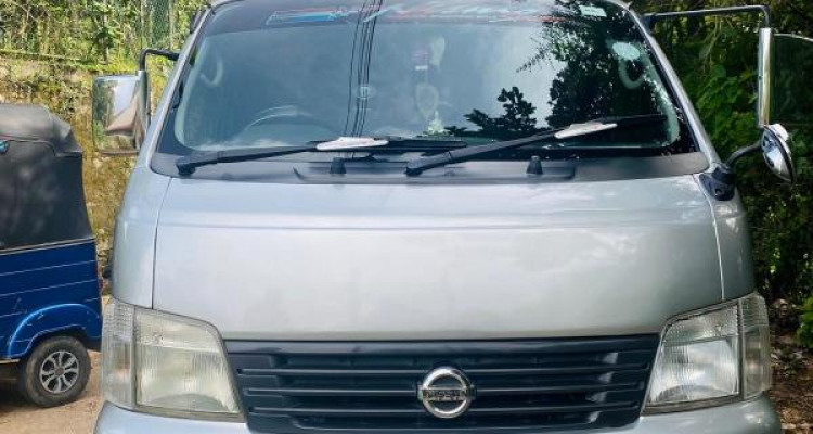 NISSAN CARAVAN E25 2002