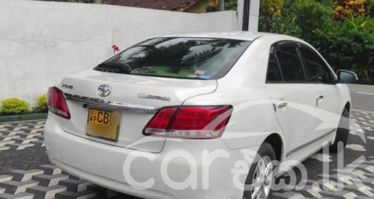 TOYOTA PREMIO 2018