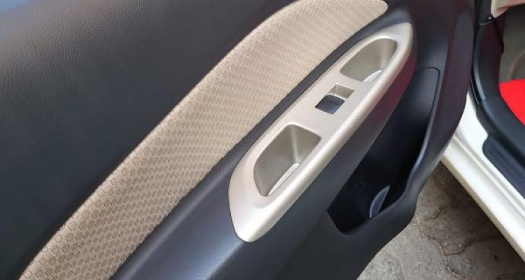 TOYOTA BELTA 2011
