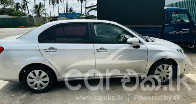 TOYOTA AXIO 2013