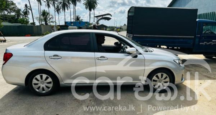 TOYOTA AXIO 2013