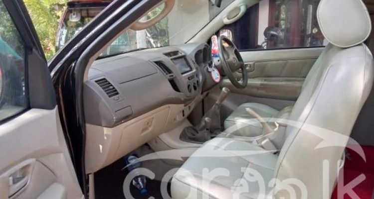 TOYOTA HILUX 2005