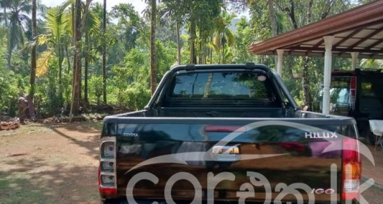 TOYOTA HILUX 2005
