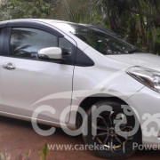 TOYOTA VITZ 2018