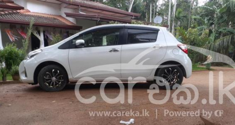 TOYOTA VITZ 2018