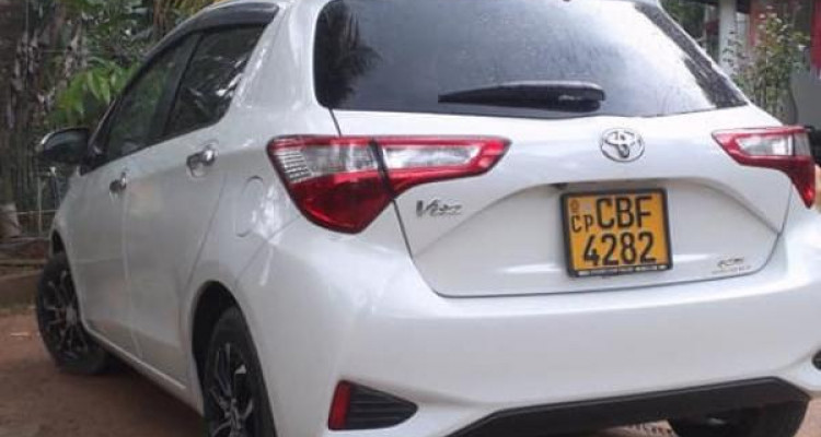 TOYOTA VITZ 2018