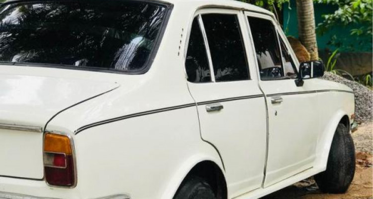TOYOTA COROLLA KE11 1976