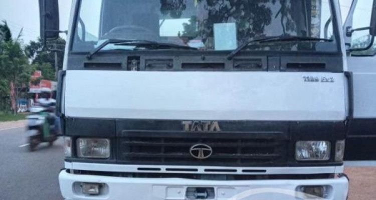 TATA 1109 2016