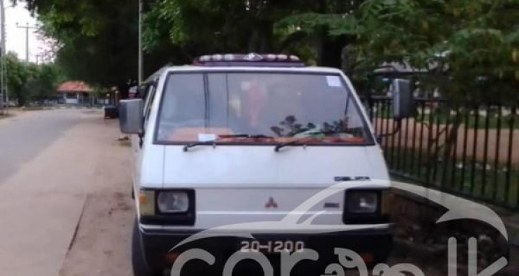 MITSUBISHI DELICA L300 1982