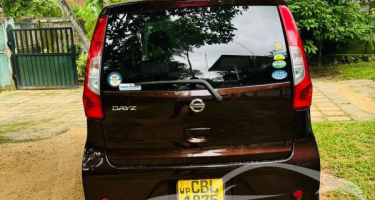 NISSAN DAYZ 2017