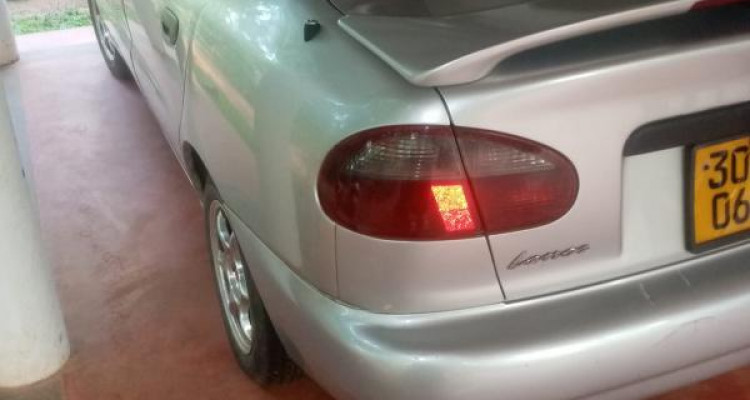DAEWOO LANOS 2001