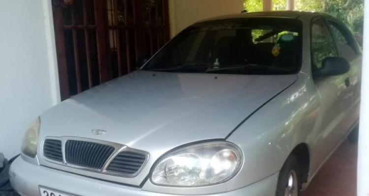 DAEWOO LANOS 2001