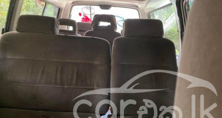 NISSAN CARAVAN 1986
