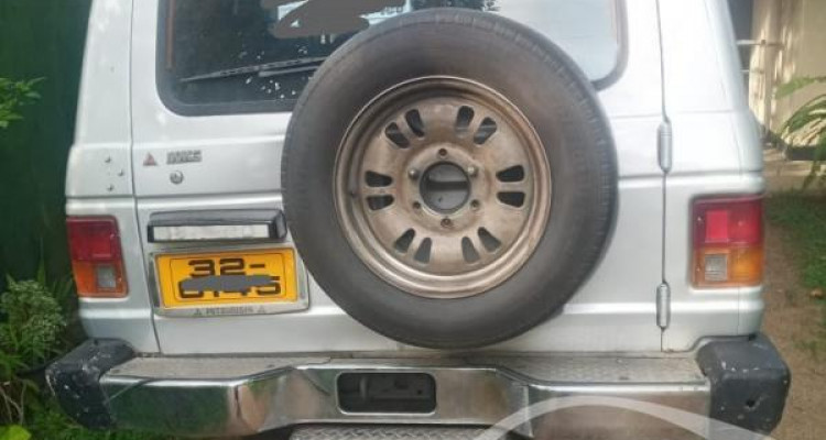 MITSUBISHI PAJERO 1988