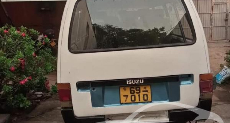 ISUZU FARGO 1983