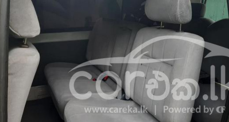 TOYOTA NOAH CR42 2001