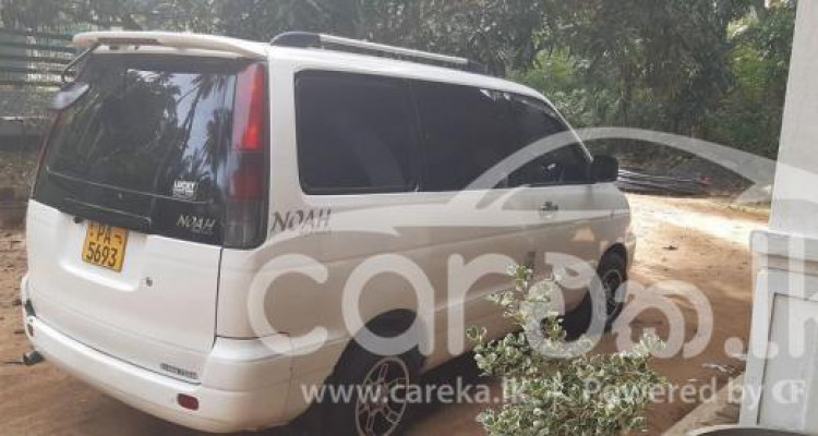 TOYOTA NOAH CR42 2001