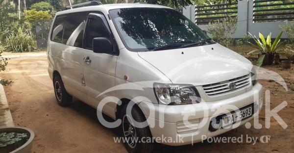 TOYOTA NOAH CR42 2001