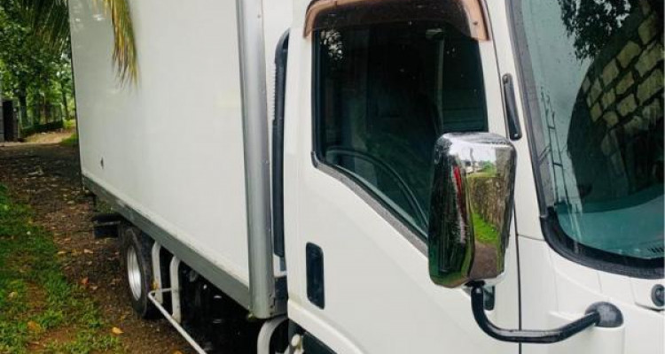 ISUZU ELF 2015