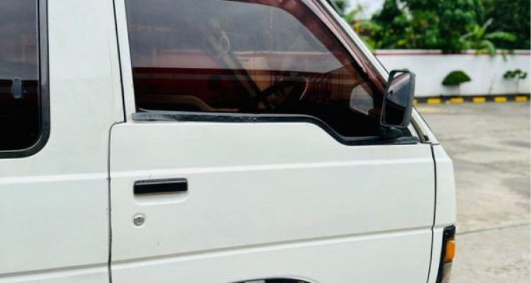 TOYOTA HIACE 1987
