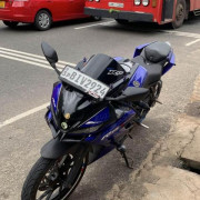 YAMAHA R15 2020