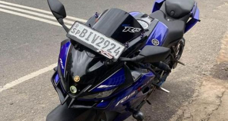 YAMAHA R15 2020