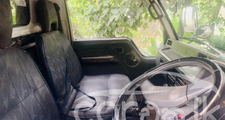 MITSUBISHI CANTER 1989