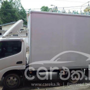 TOYOTA DYNA 2016