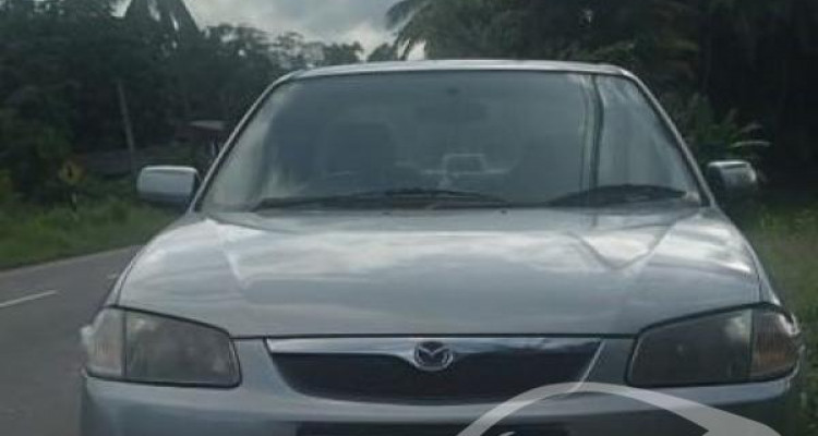 MAZDA FAMILIA 2001