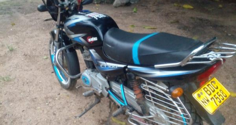 BAJAJ CT100 2015
