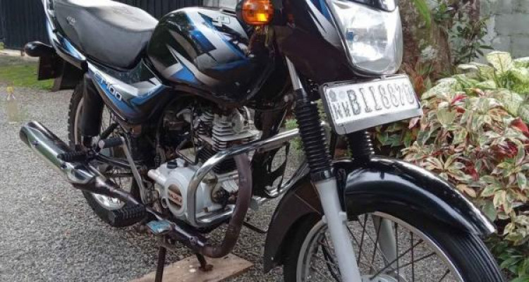 BAJAJ CT100 2019