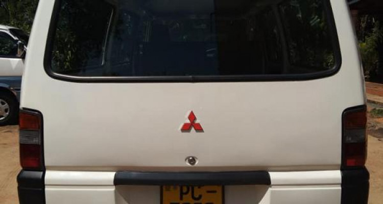 MITSUBISHI PO15 2011
