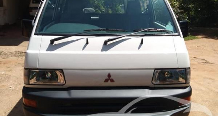 MITSUBISHI PO15 2011