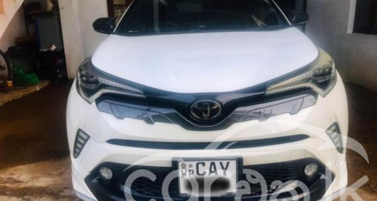 TOYOTA C-HR 2017