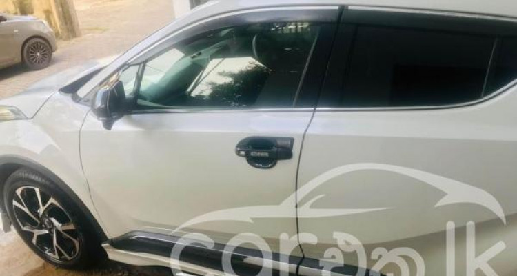 TOYOTA C-HR 2017